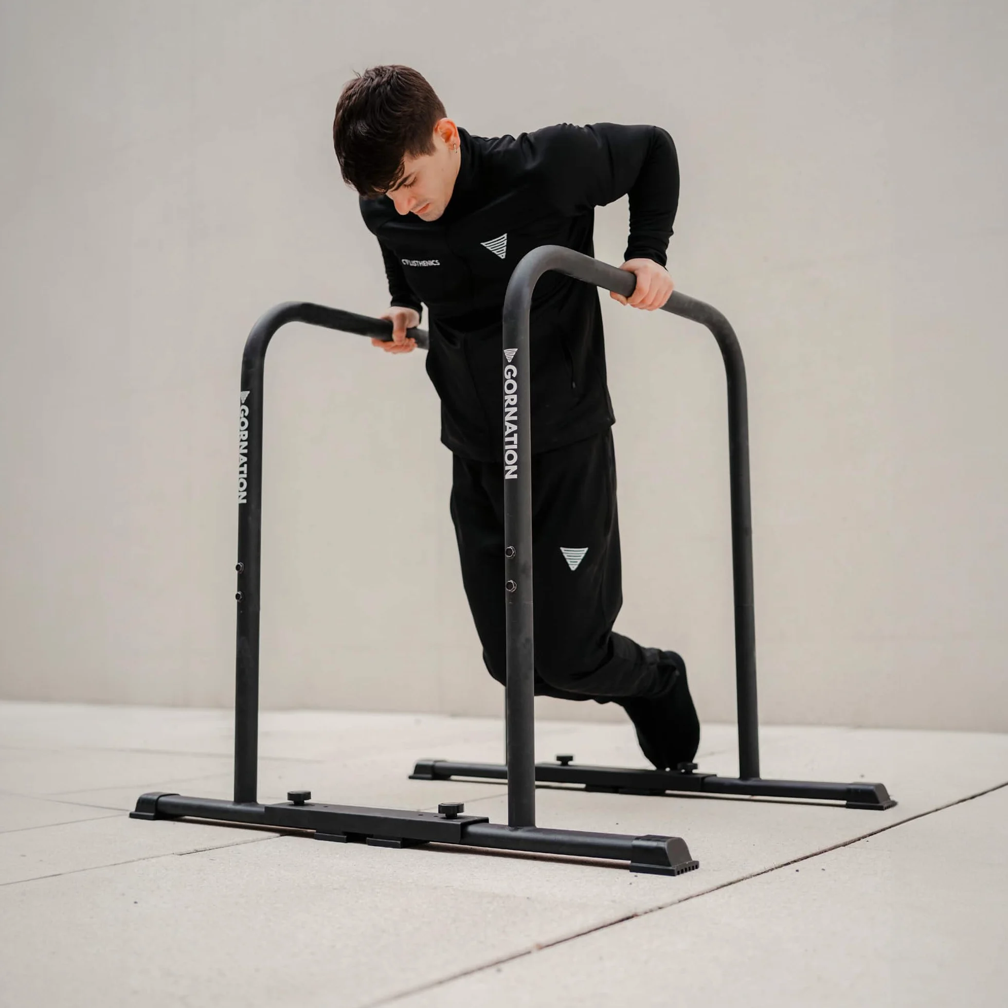 GORNATION Premium Dip Barren, Dip Stange, Verstellbares Calisthenics & Fitness Trainingsgerät mit rutschfesten Füßen, Dip Station für Home und Outdoor Workout Bars