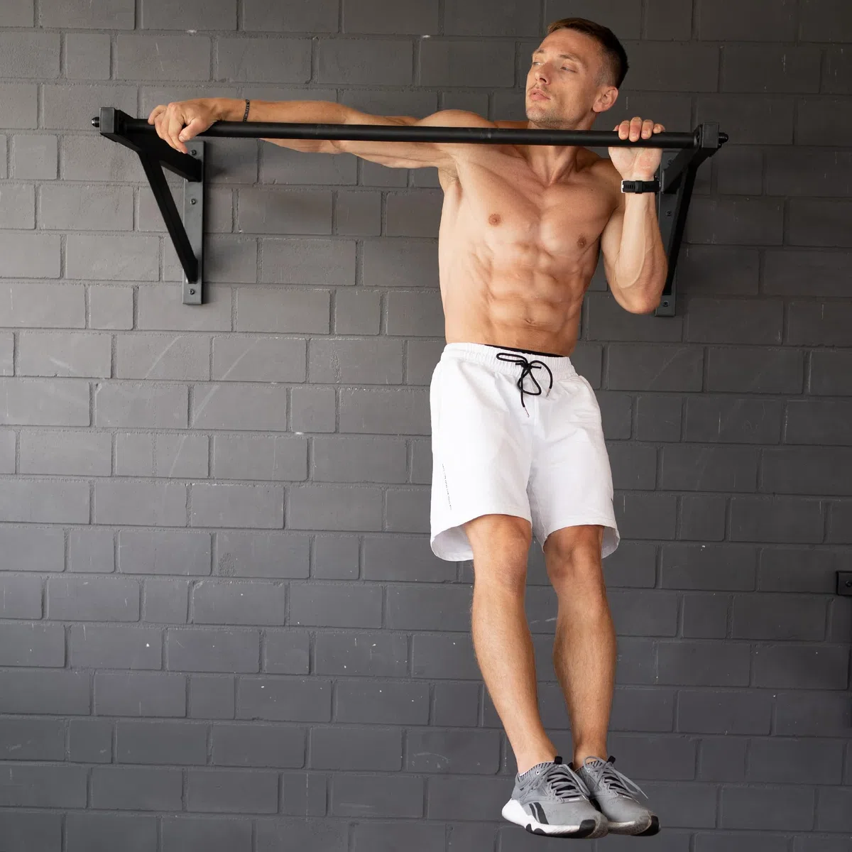 GORNATION Klimmzugstange für Wand, Ganzkörpertraining Reckstange, Pull Up Bar, Klimmzug Wand, Multifunktionale Pull Up Bar, Perfekt für Calisthenics, Klimmzüge, Muscle Ups & Mehr, Ideal für Home Gym